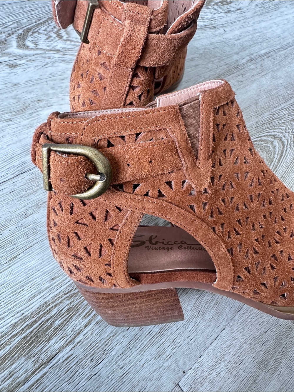 Sbicca Vintage Collection Suede Laser Cut Ankle Botties 8 - Picture 15 of 16